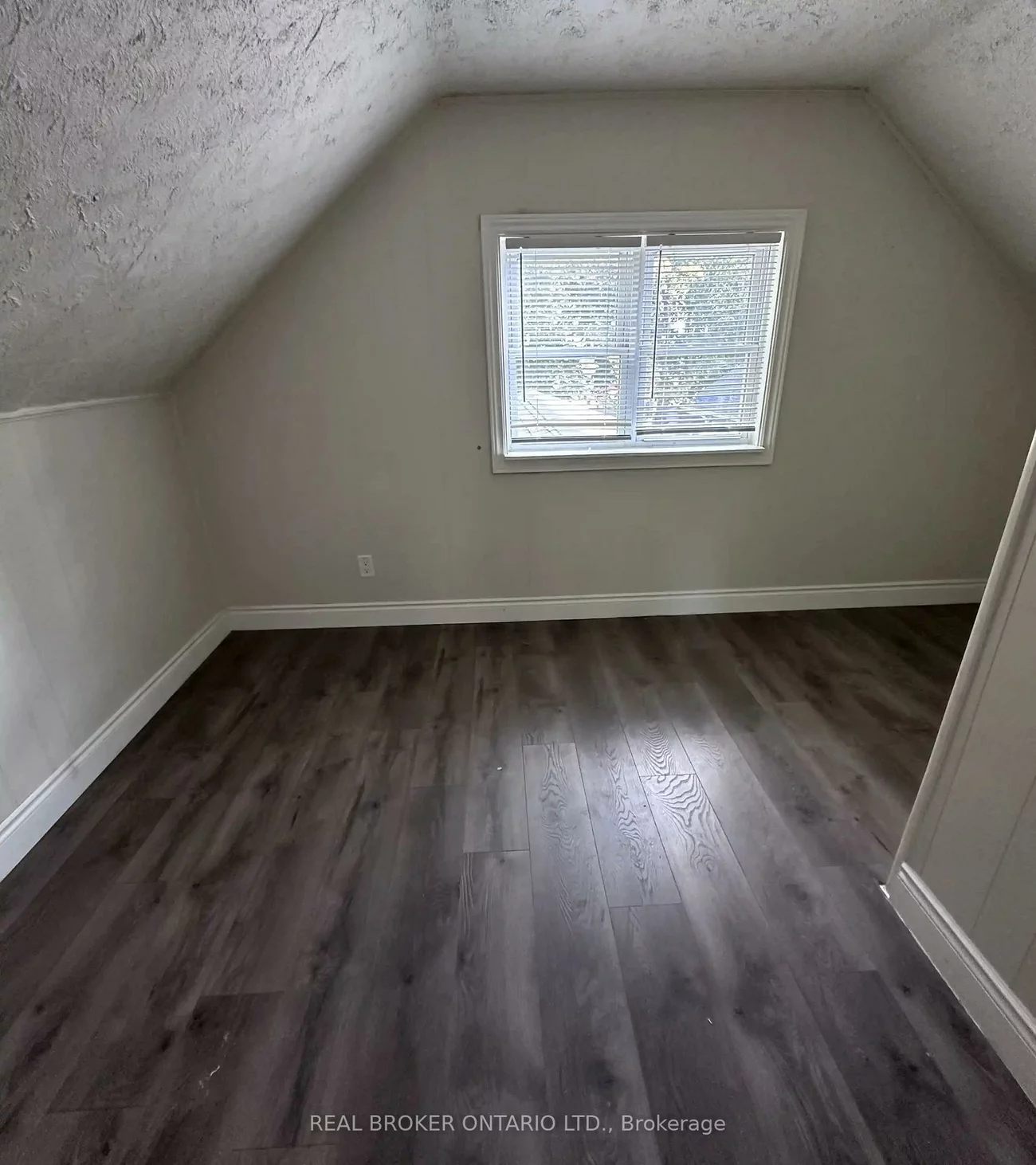 123, Henry, Queen's Park, Barrie