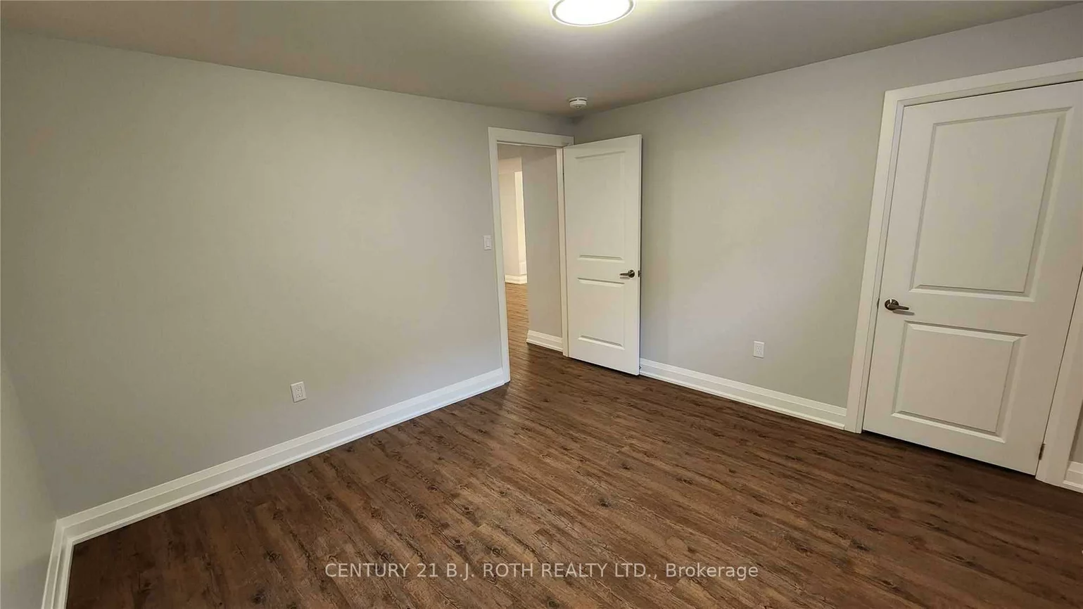 300, Cundles, Northwest, Barrie