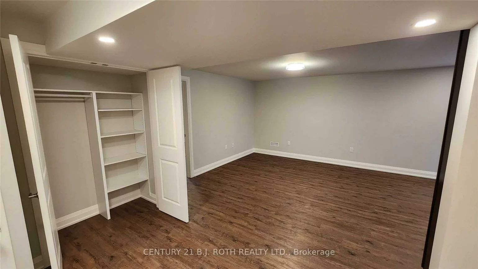 300, Cundles, Northwest, Barrie