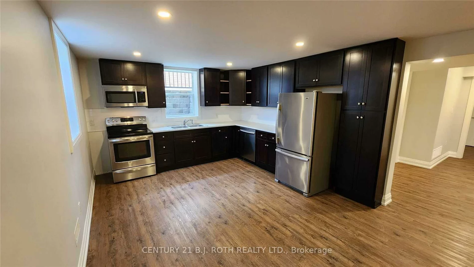 300, Cundles, Northwest, Barrie