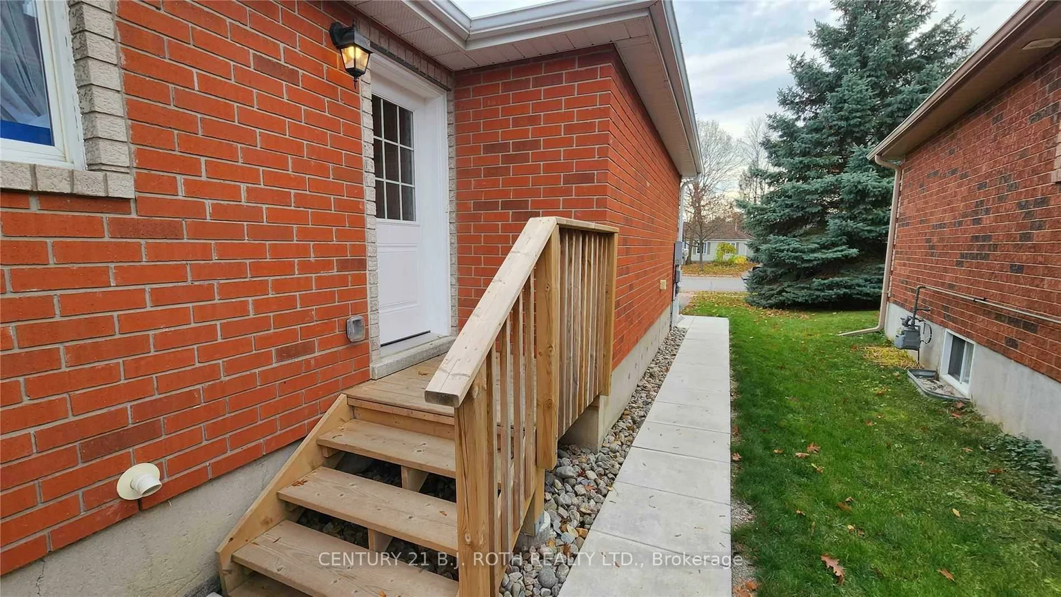 300, Cundles, Northwest, Barrie