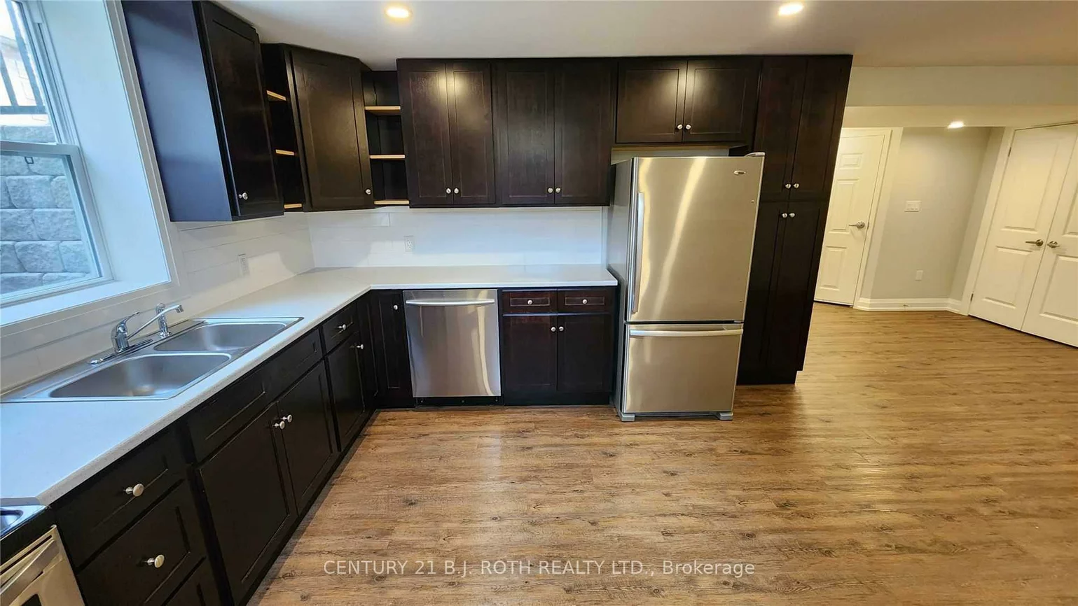 300, Cundles, Northwest, Barrie