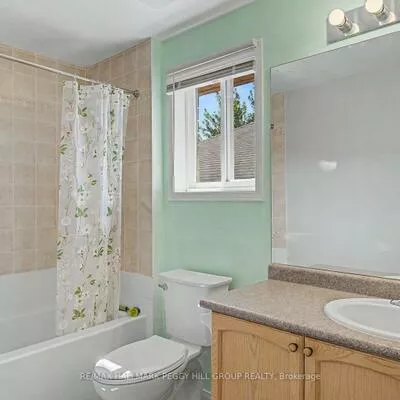 24, Dunsmore, Georgian Drive, Barrie