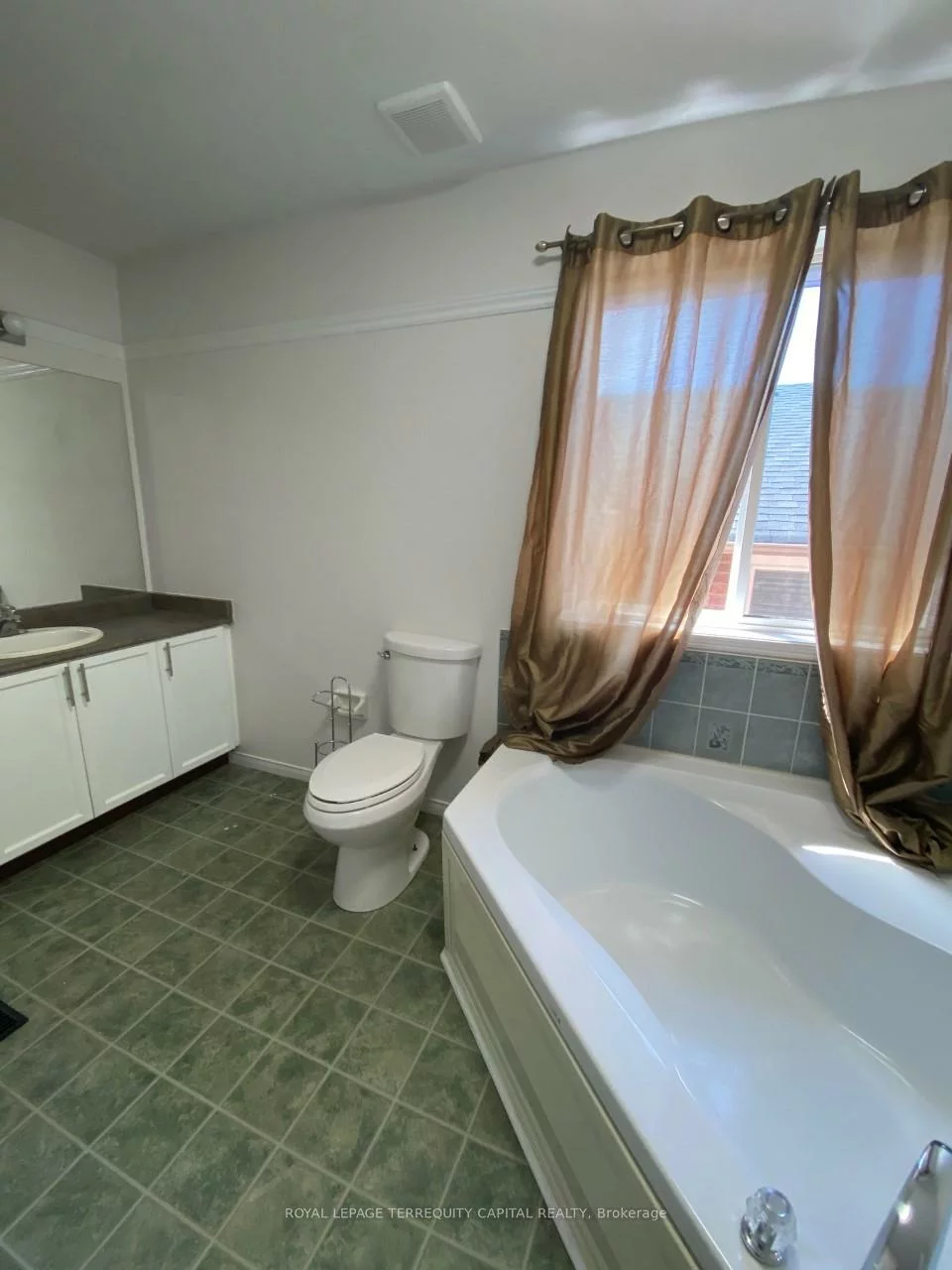 9, Catherine, Painswick South, Barrie