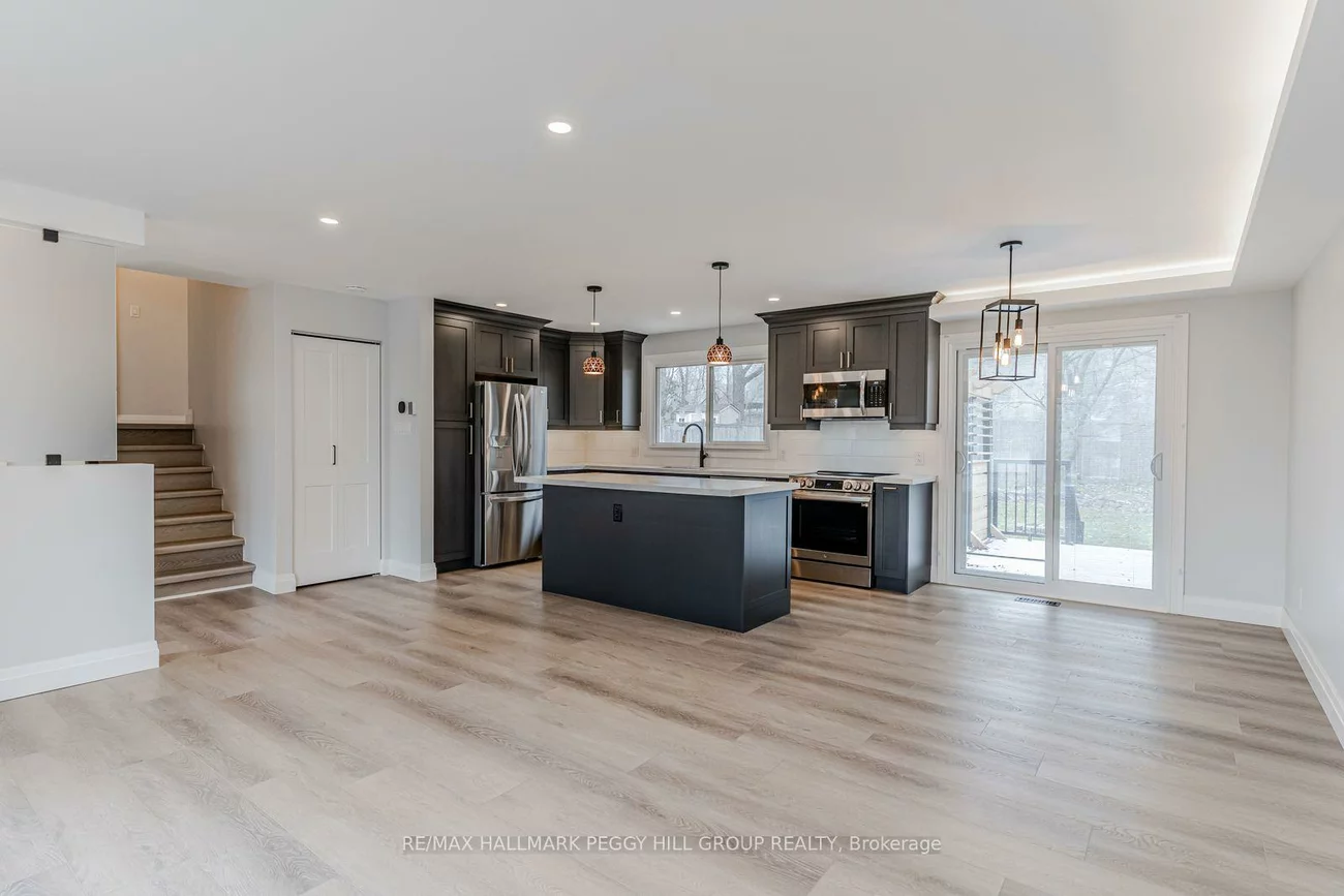 20, Ottaway, Wellington, Barrie