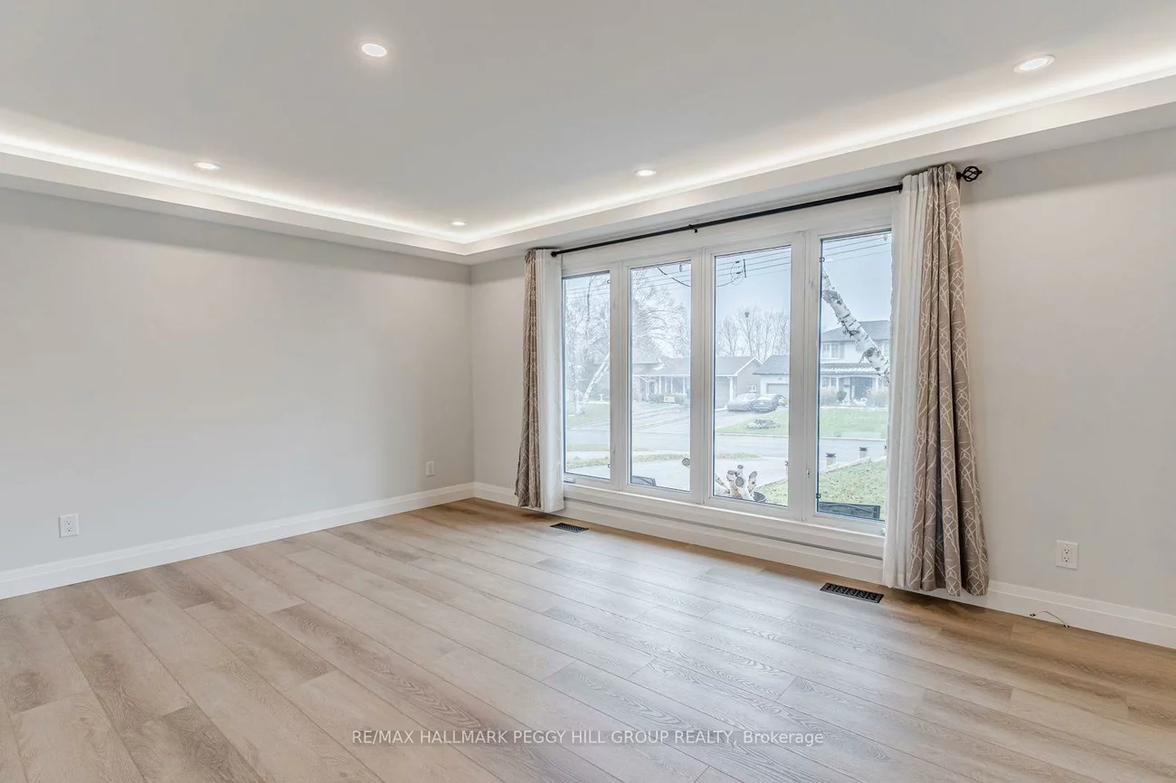 20, Ottaway, Wellington, Barrie