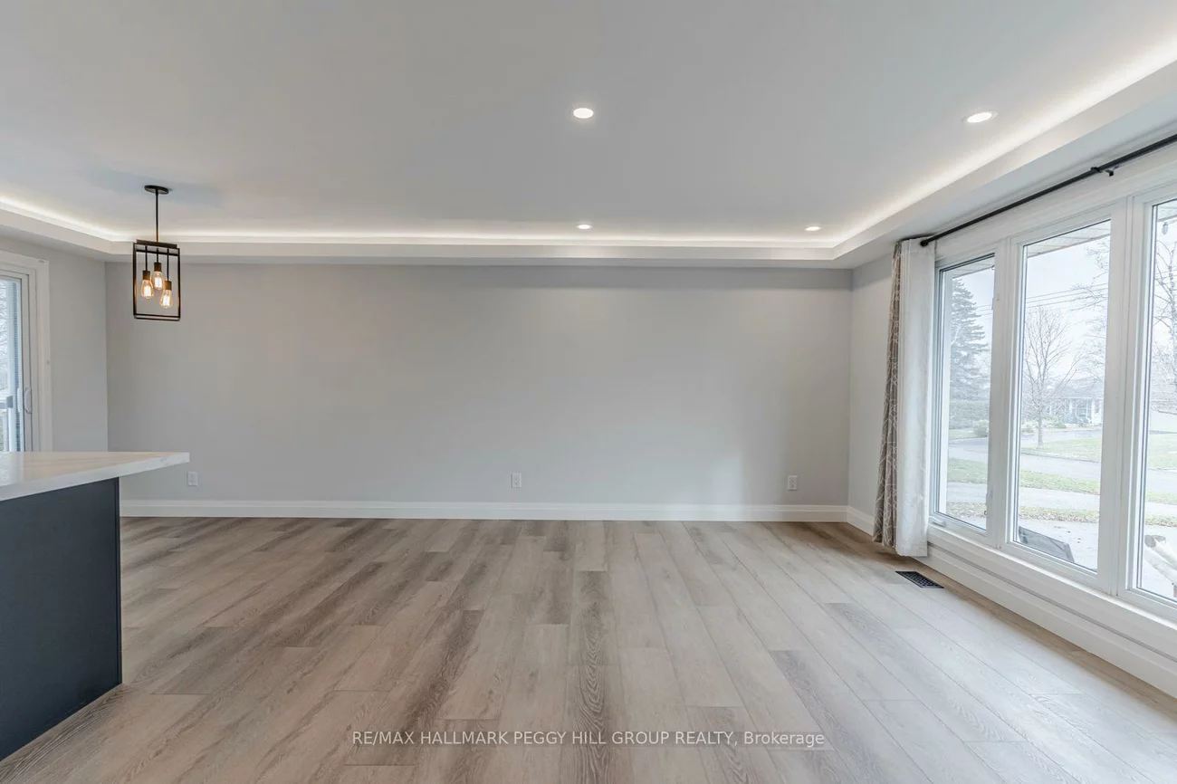 20, Ottaway, Wellington, Barrie