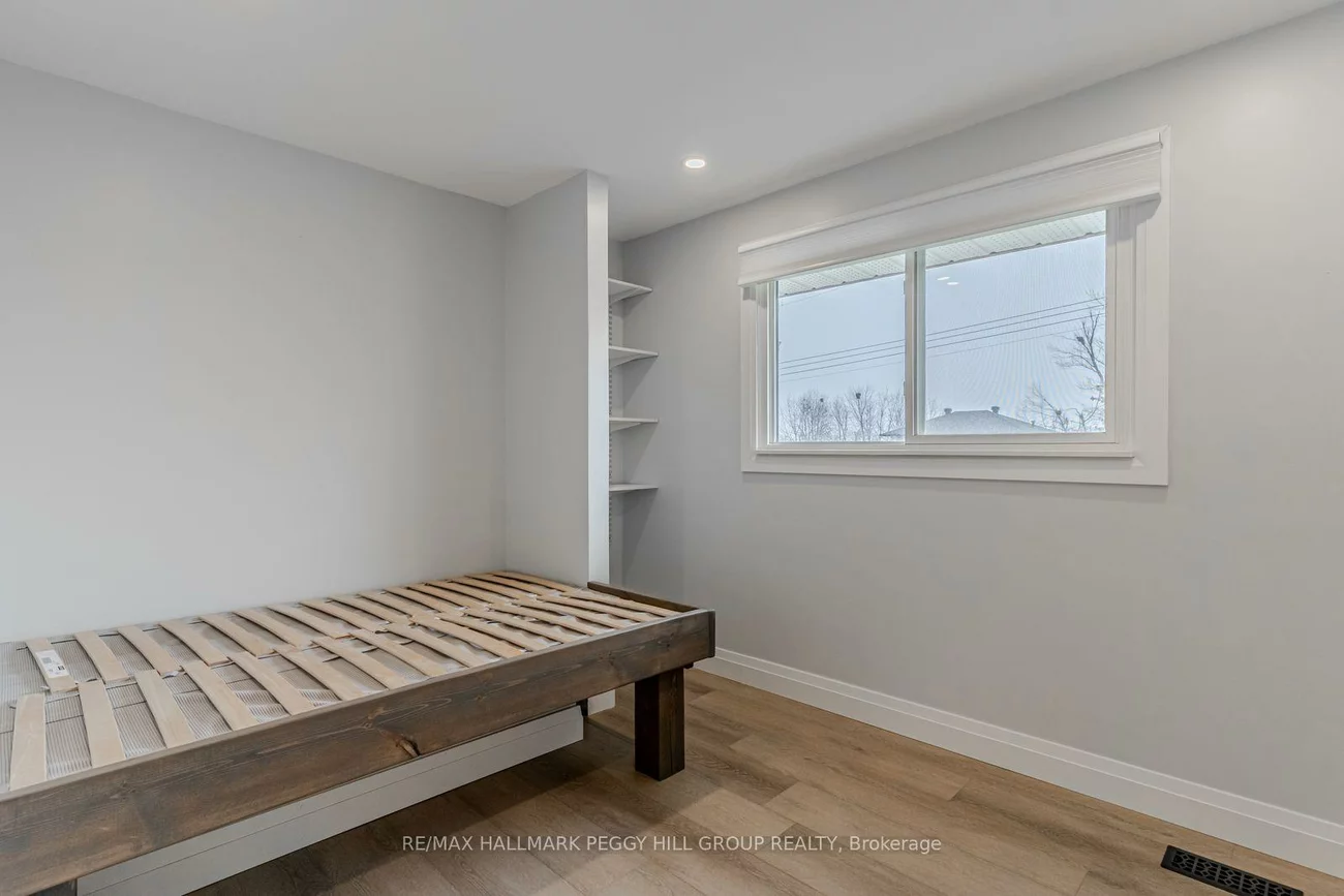 20, Ottaway, Wellington, Barrie