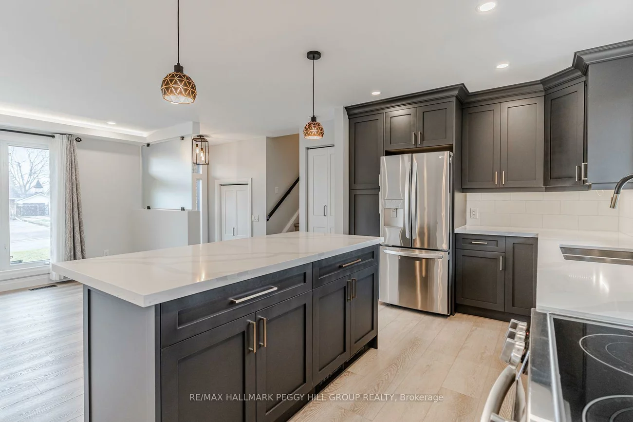 20, Ottaway, Wellington, Barrie