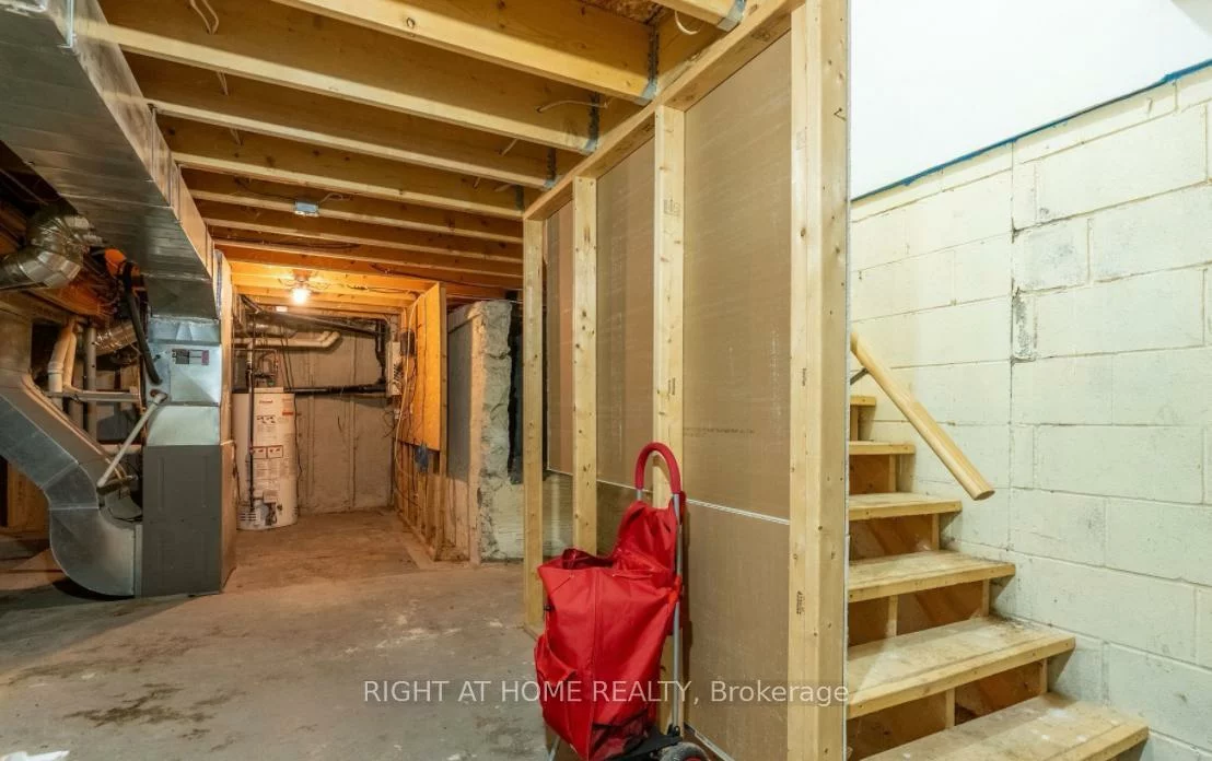 180, Blake, 400 East, Barrie