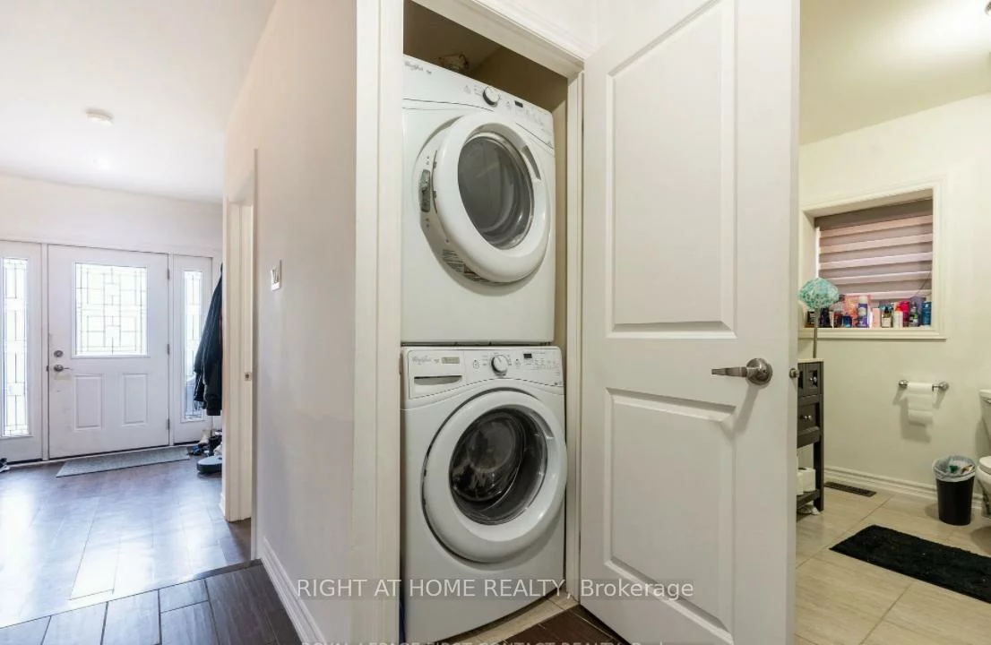 180, Blake, 400 East, Barrie