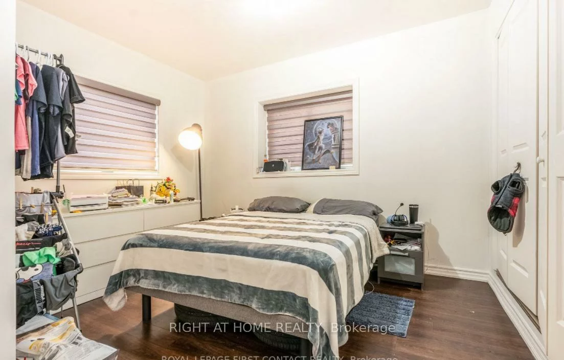 180, Blake, 400 East, Barrie