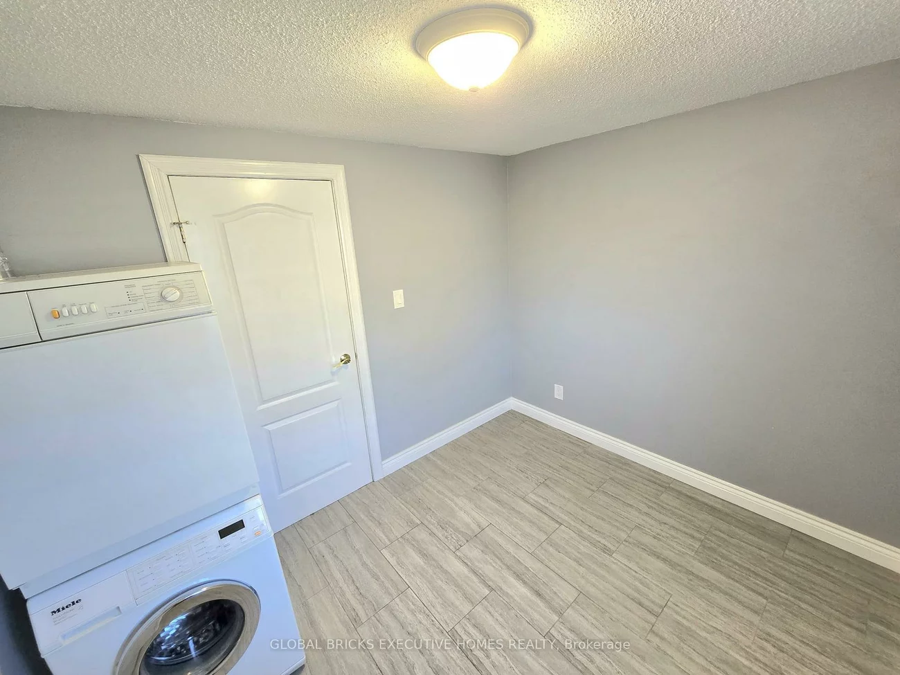 27, Browning, Letitia Heights, Barrie