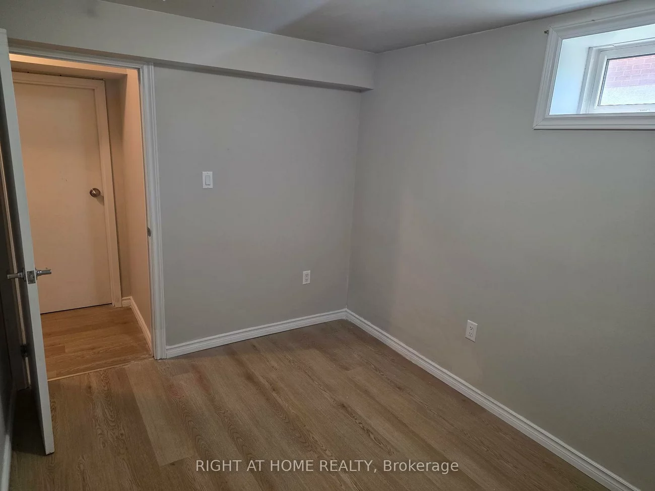 35, Oak, Wellington, Barrie