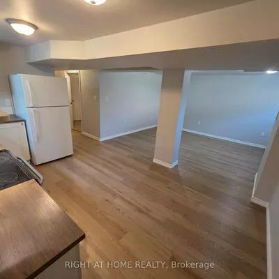 35, Oak, Wellington, Barrie