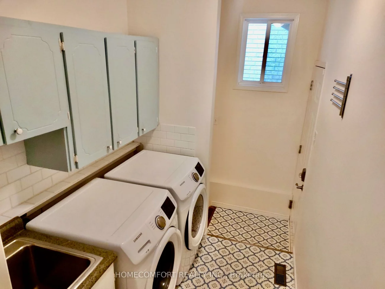11, Catherine, Painswick South, Barrie