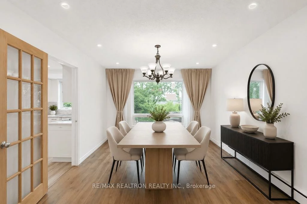 18, Debra, Allandale Heights, Barrie