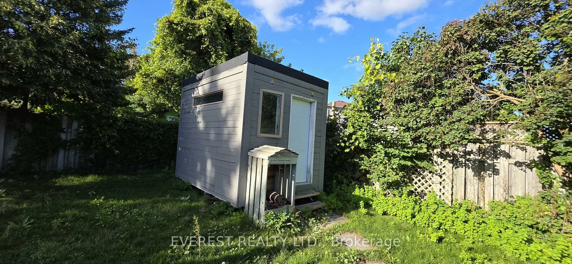 88, Shakespeare, Letitia Heights, Barrie