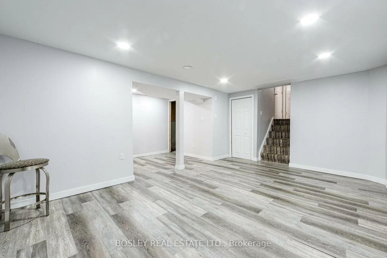 46, Austen, Letitia Heights, Barrie