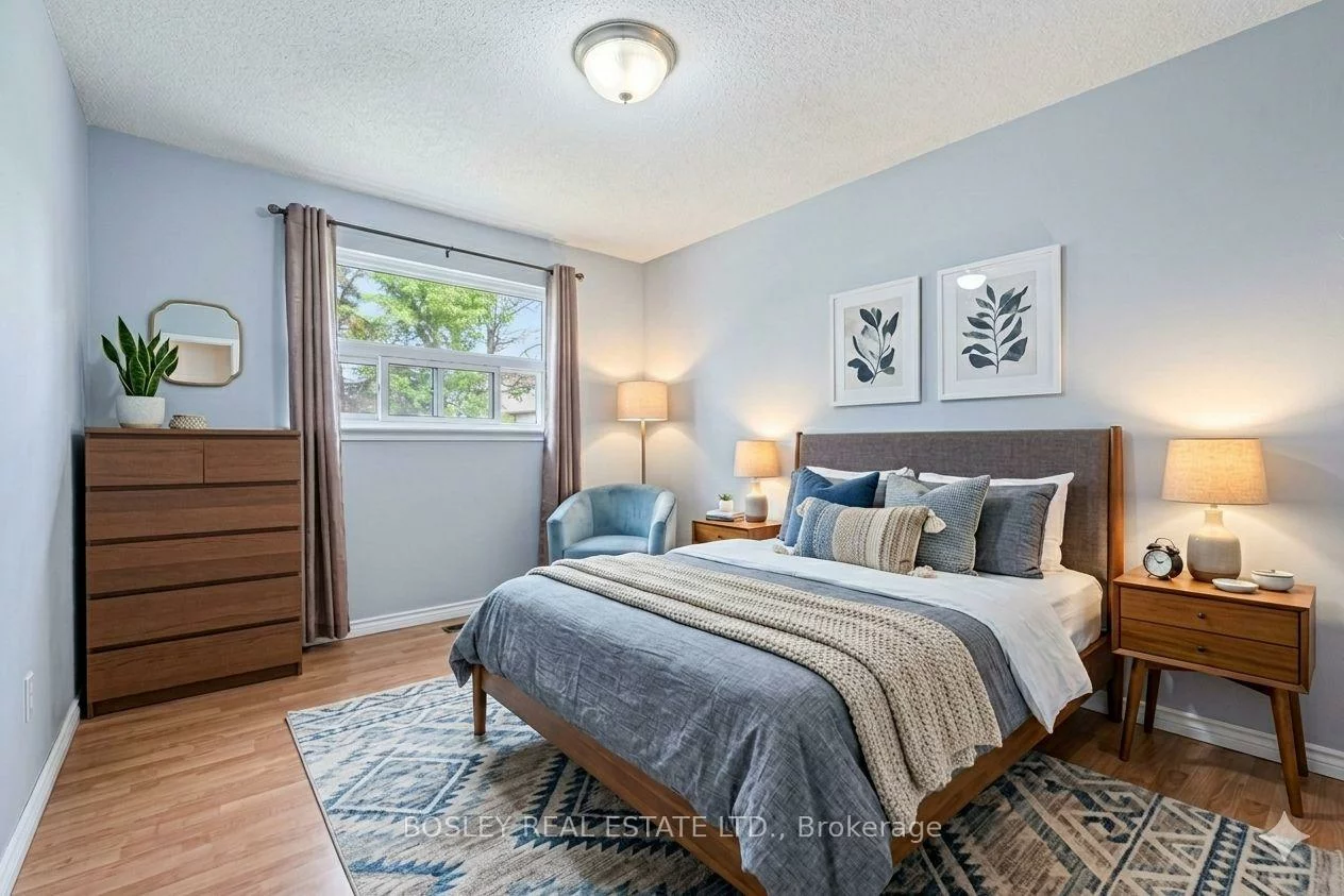 46, Austen, Letitia Heights, Barrie