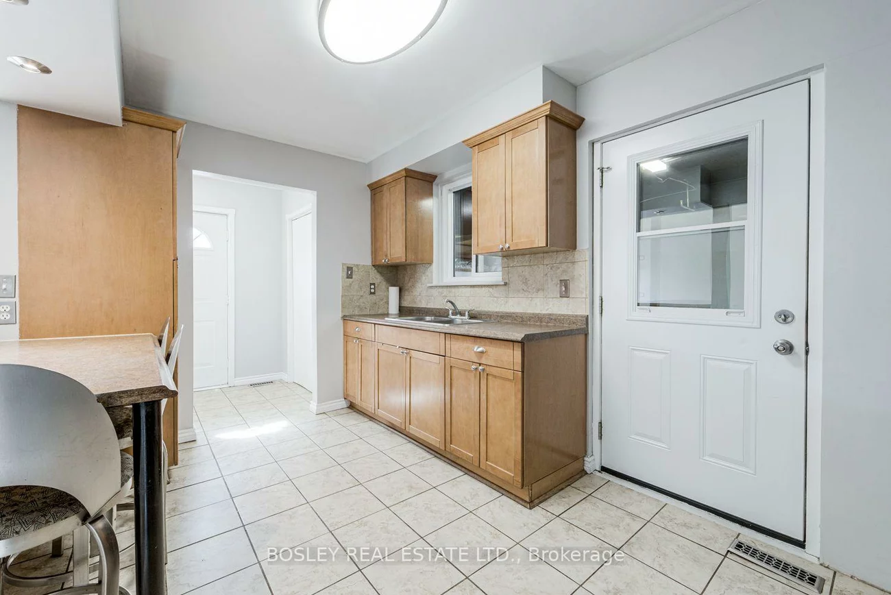 46, Austen, Letitia Heights, Barrie