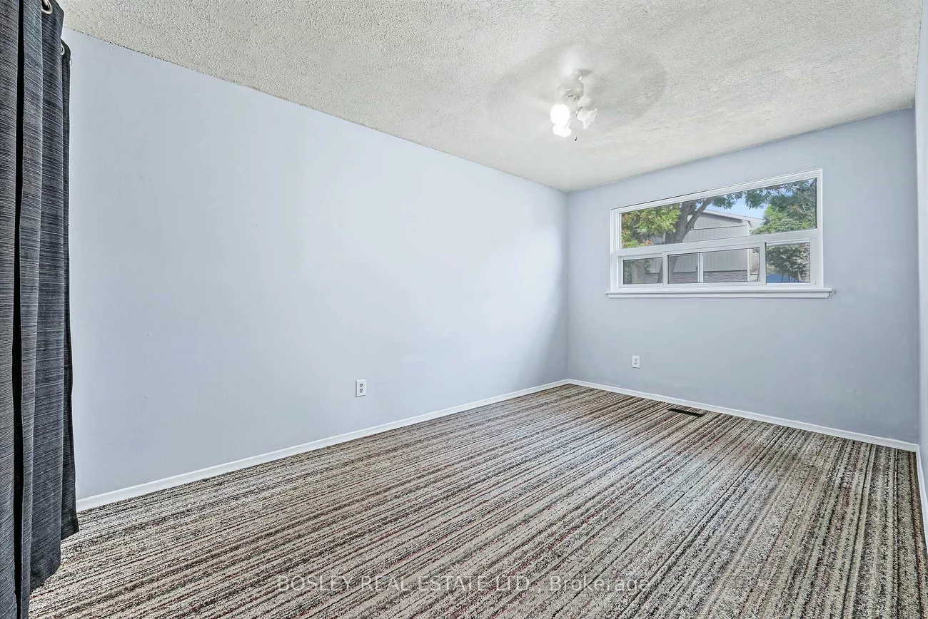 46, Austen, Letitia Heights, Barrie
