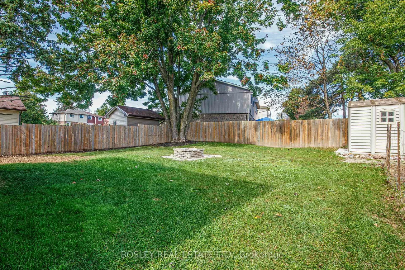 46, Austen, Letitia Heights, Barrie