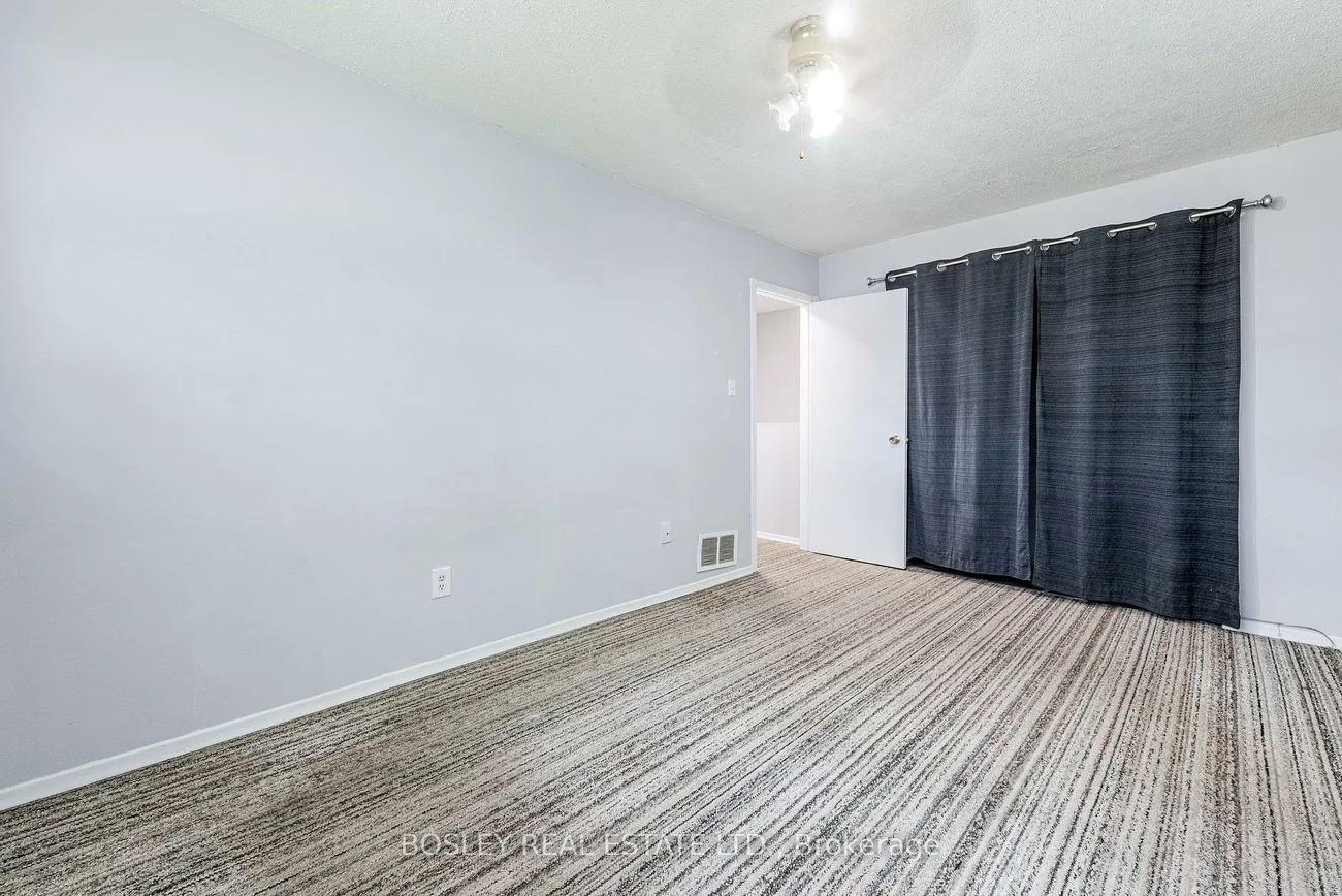 46, Austen, Letitia Heights, Barrie