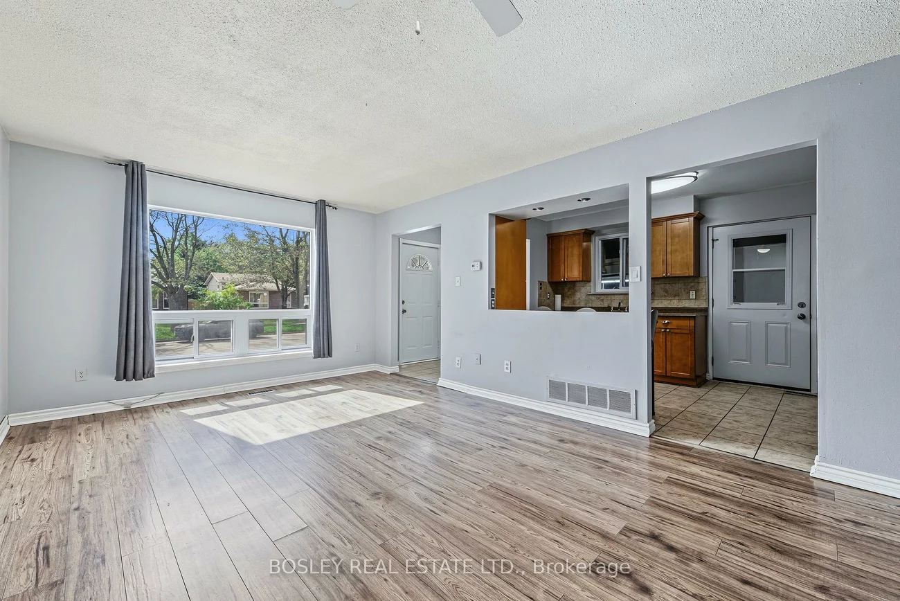 46, Austen, Letitia Heights, Barrie