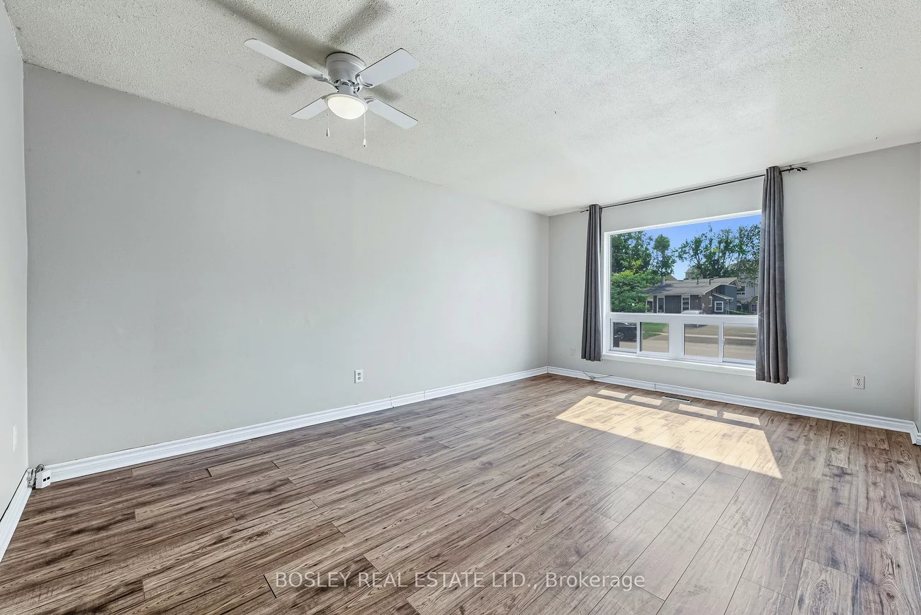 46, Austen, Letitia Heights, Barrie