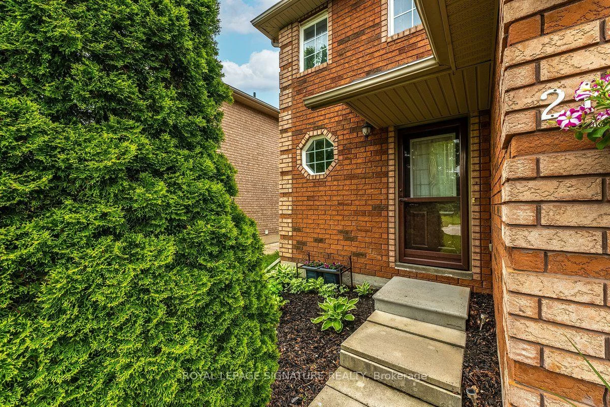 215, Turnbridge, Georgian Drive, Barrie