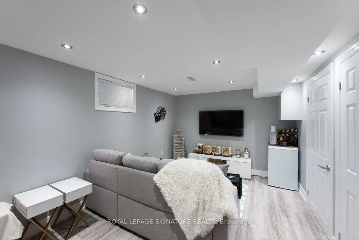 215, Turnbridge, Georgian Drive, Barrie