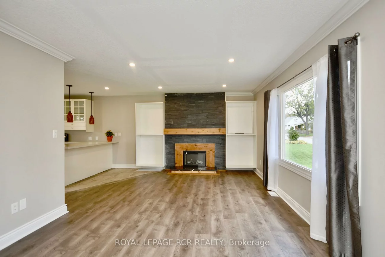 52, Drury, Wellington, Barrie