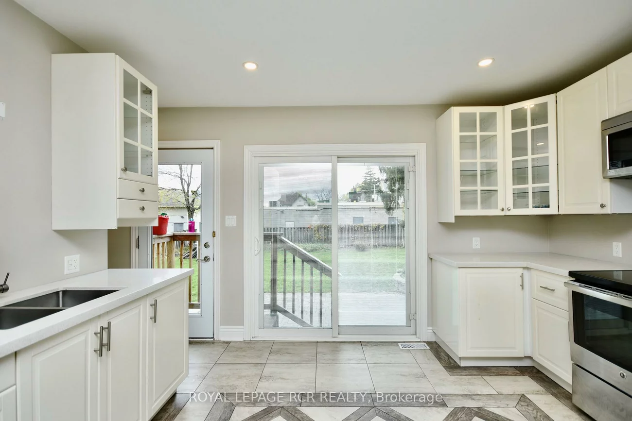 52, Drury, Wellington, Barrie