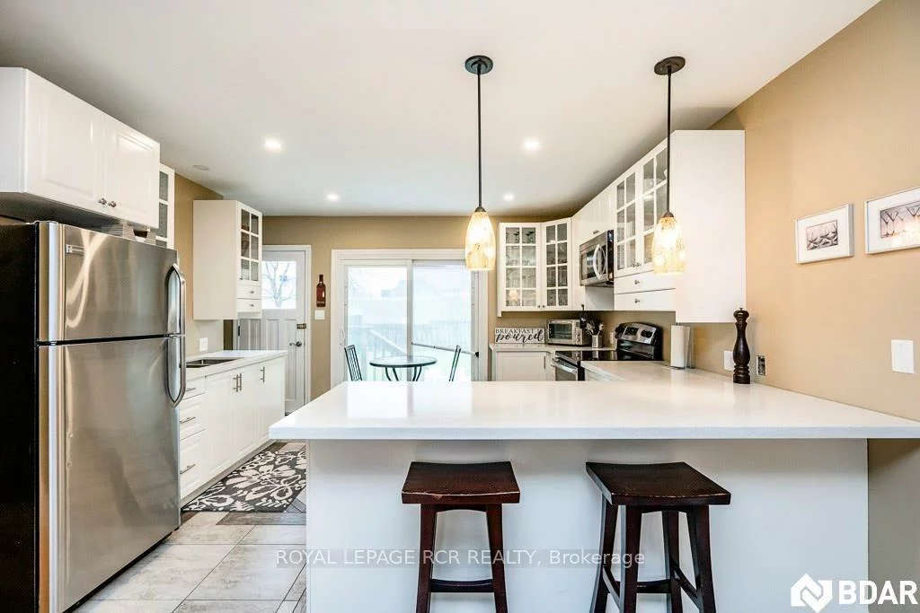 52, Drury, Wellington, Barrie