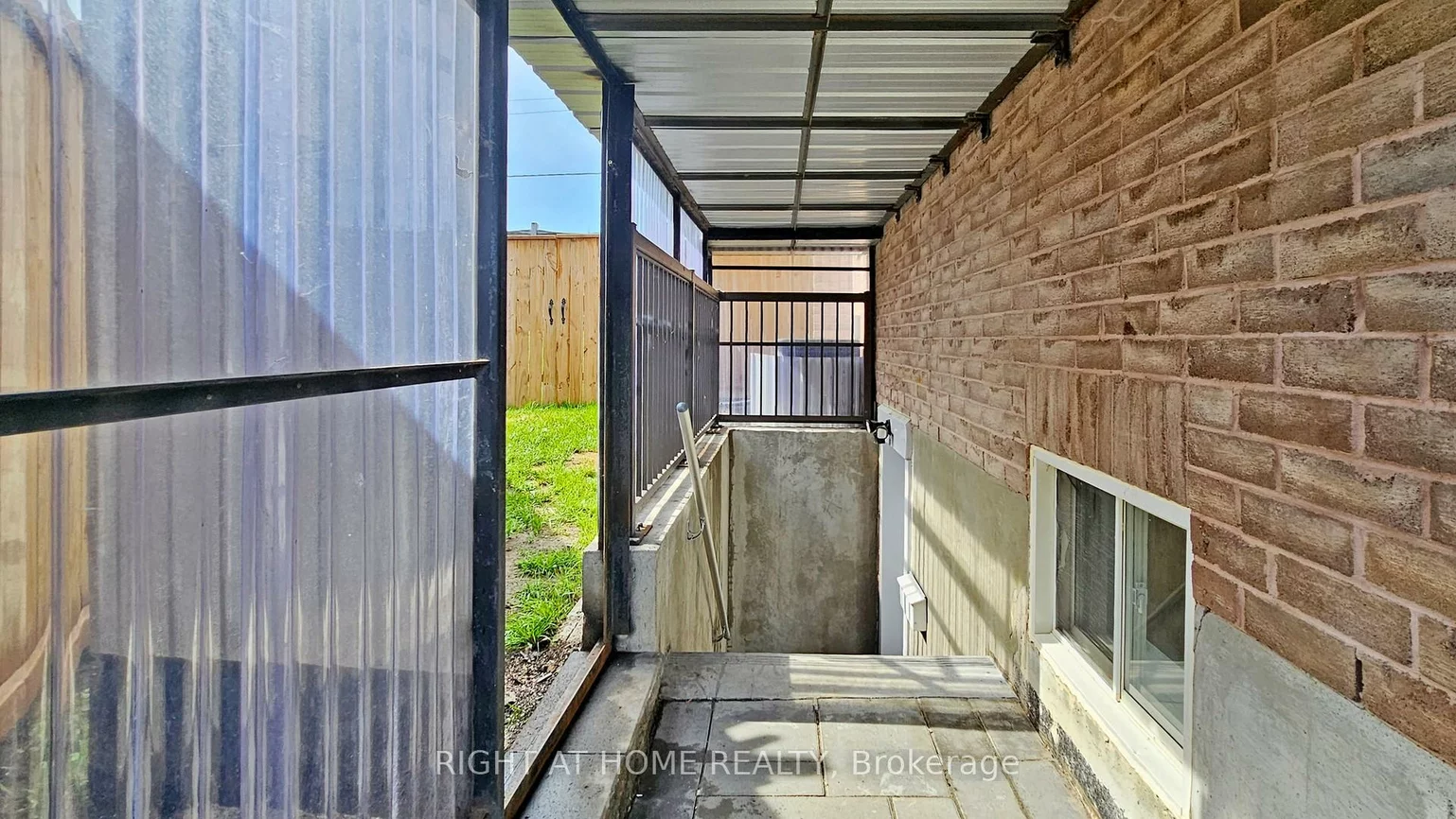 38, Prince George, Innis-Shore, Barrie