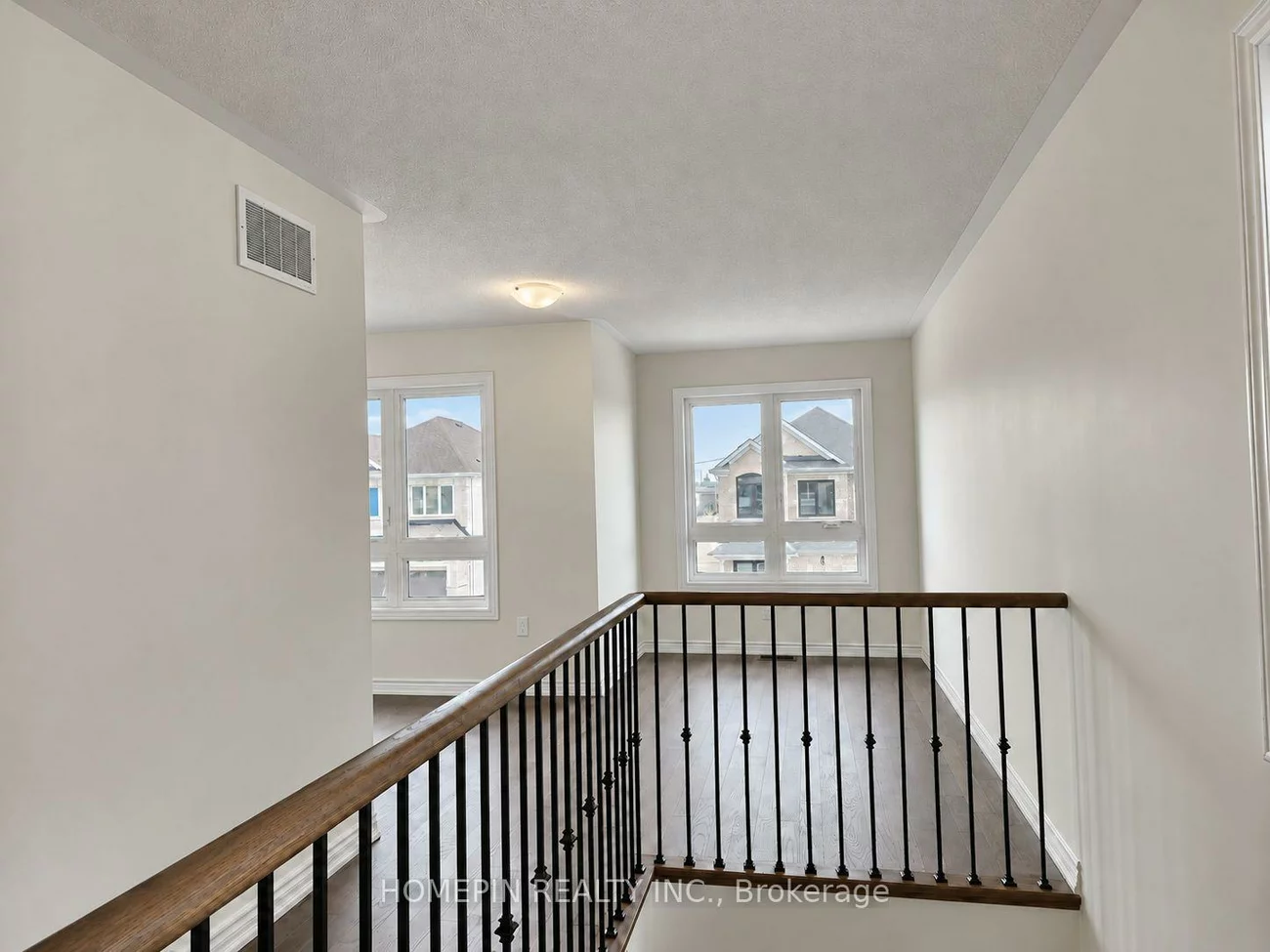 21, Phoenix, Painswick South, Barrie