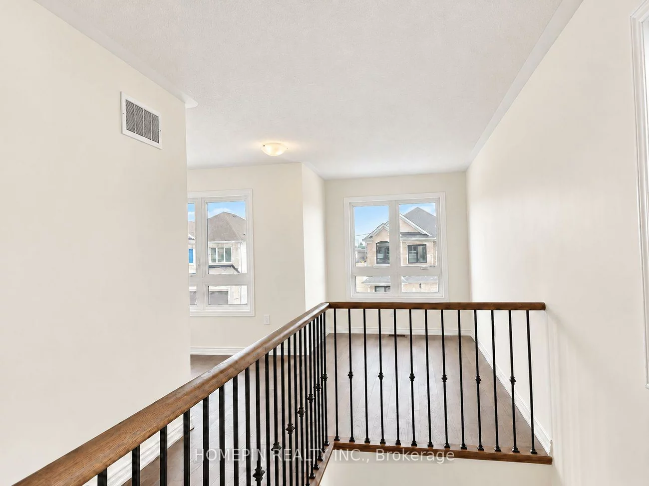 21, Phoenix, Painswick South, Barrie