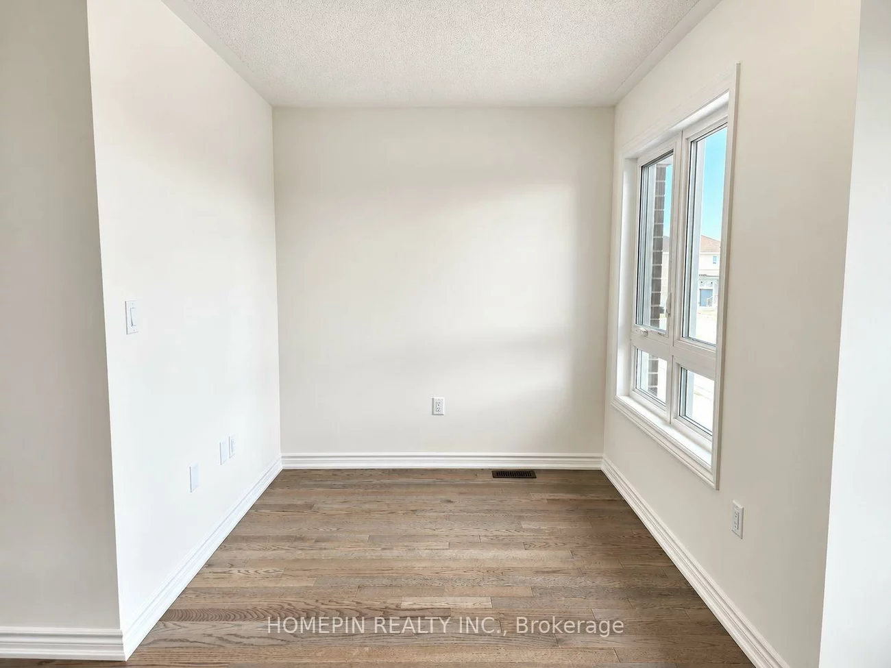 21, Phoenix, Painswick South, Barrie