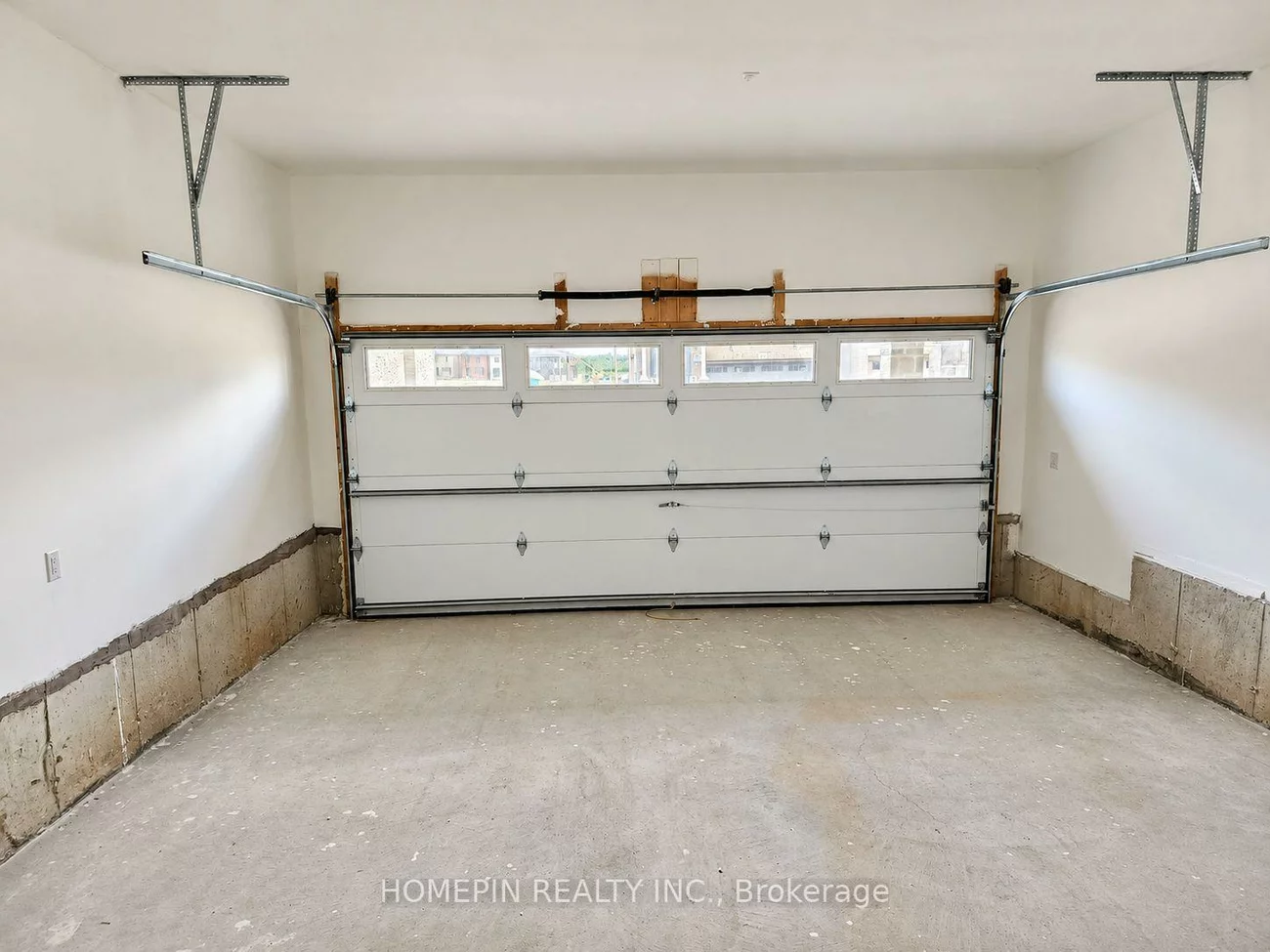 21, Phoenix, Painswick South, Barrie
