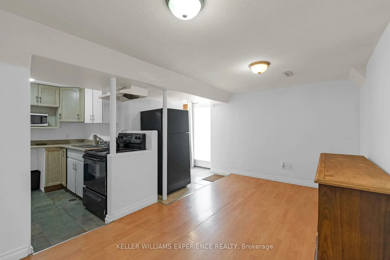 49, Daphne, Cundles East, Barrie