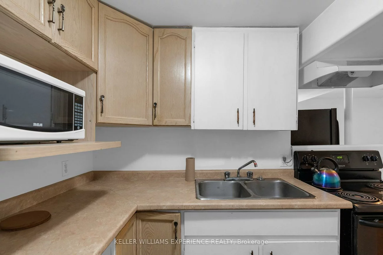 49, Daphne, Cundles East, Barrie