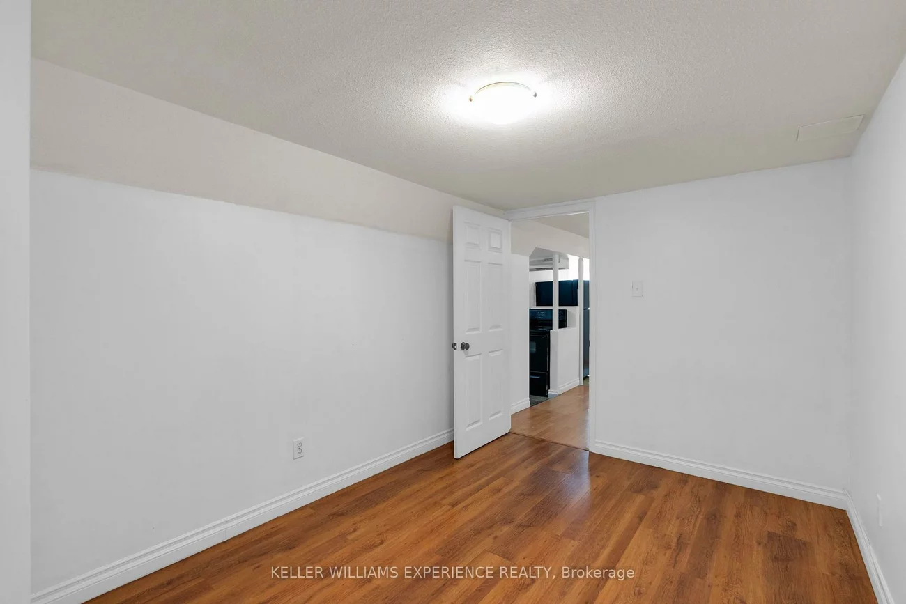49, Daphne, Cundles East, Barrie