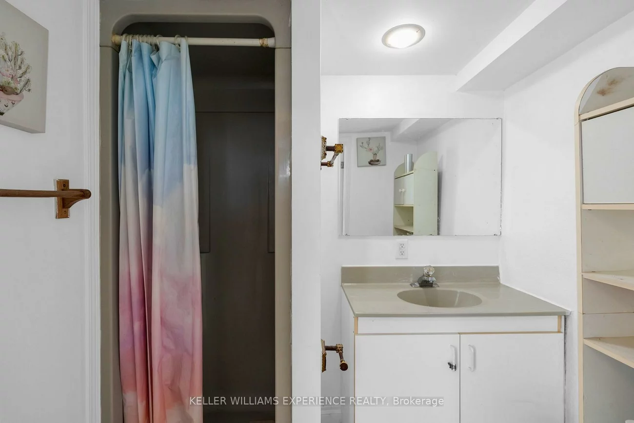 49, Daphne, Cundles East, Barrie