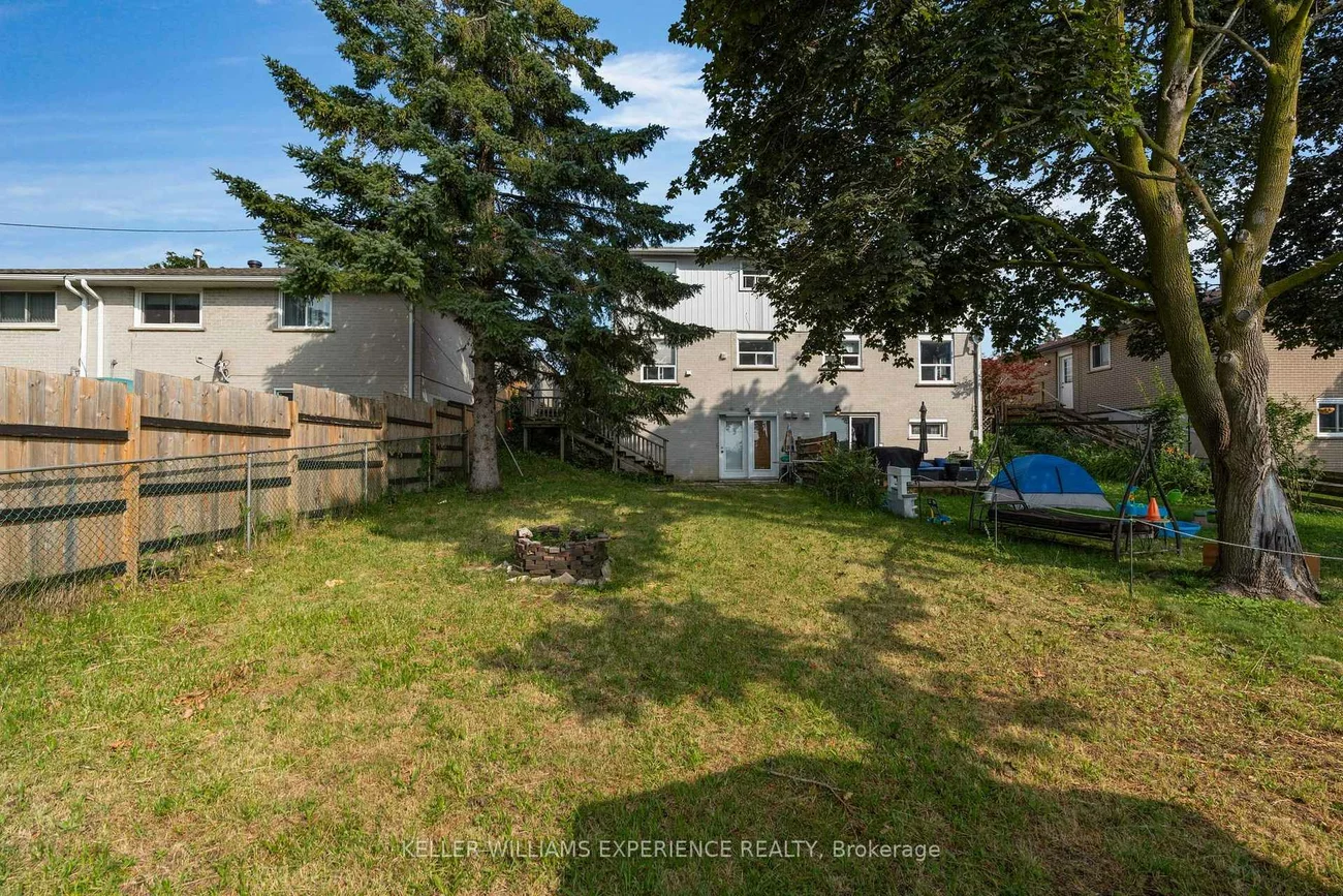 49, Daphne, Cundles East, Barrie