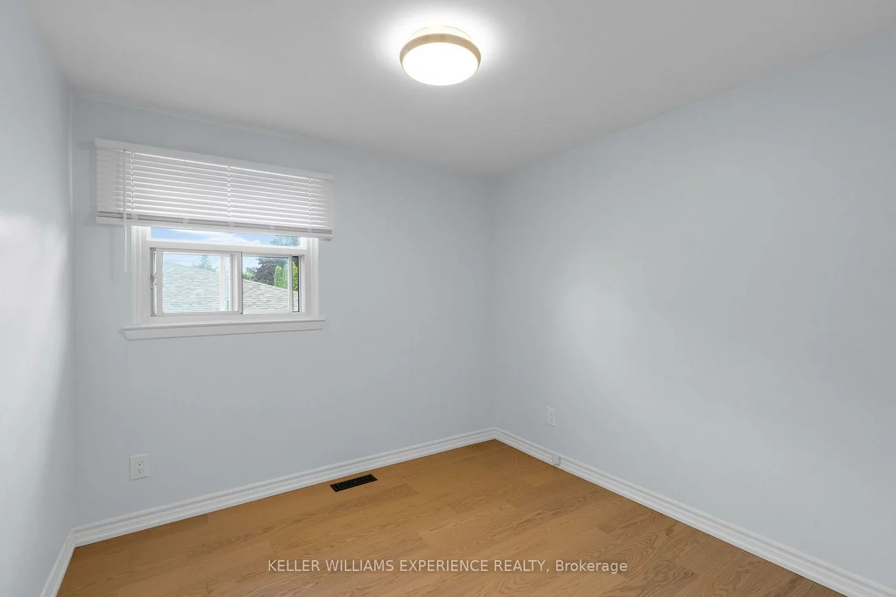 49, Daphne, Cundles East, Barrie