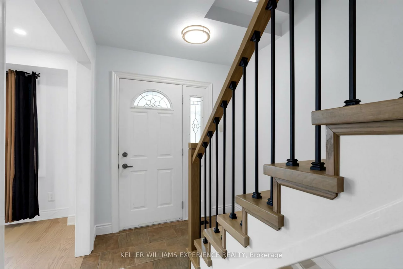 49, Daphne, Cundles East, Barrie