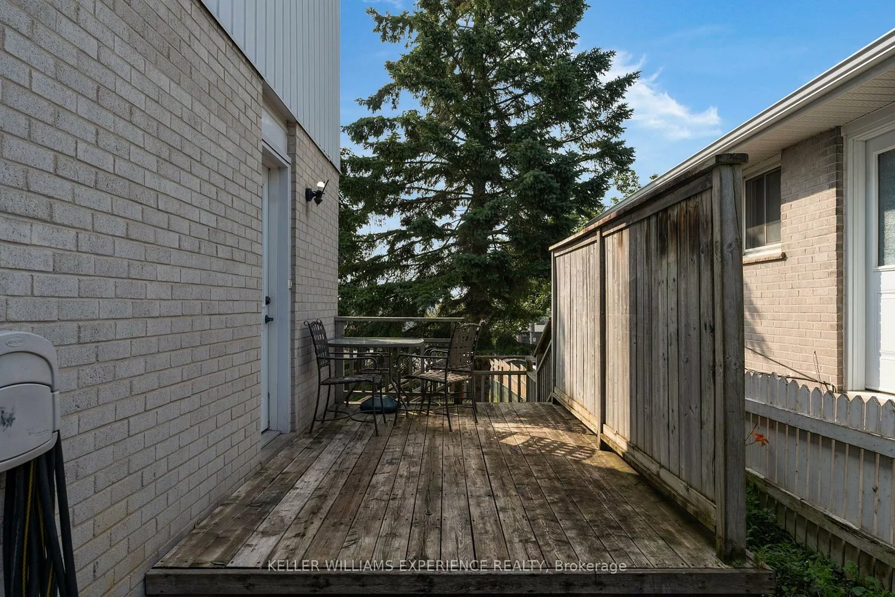 49, Daphne, Cundles East, Barrie