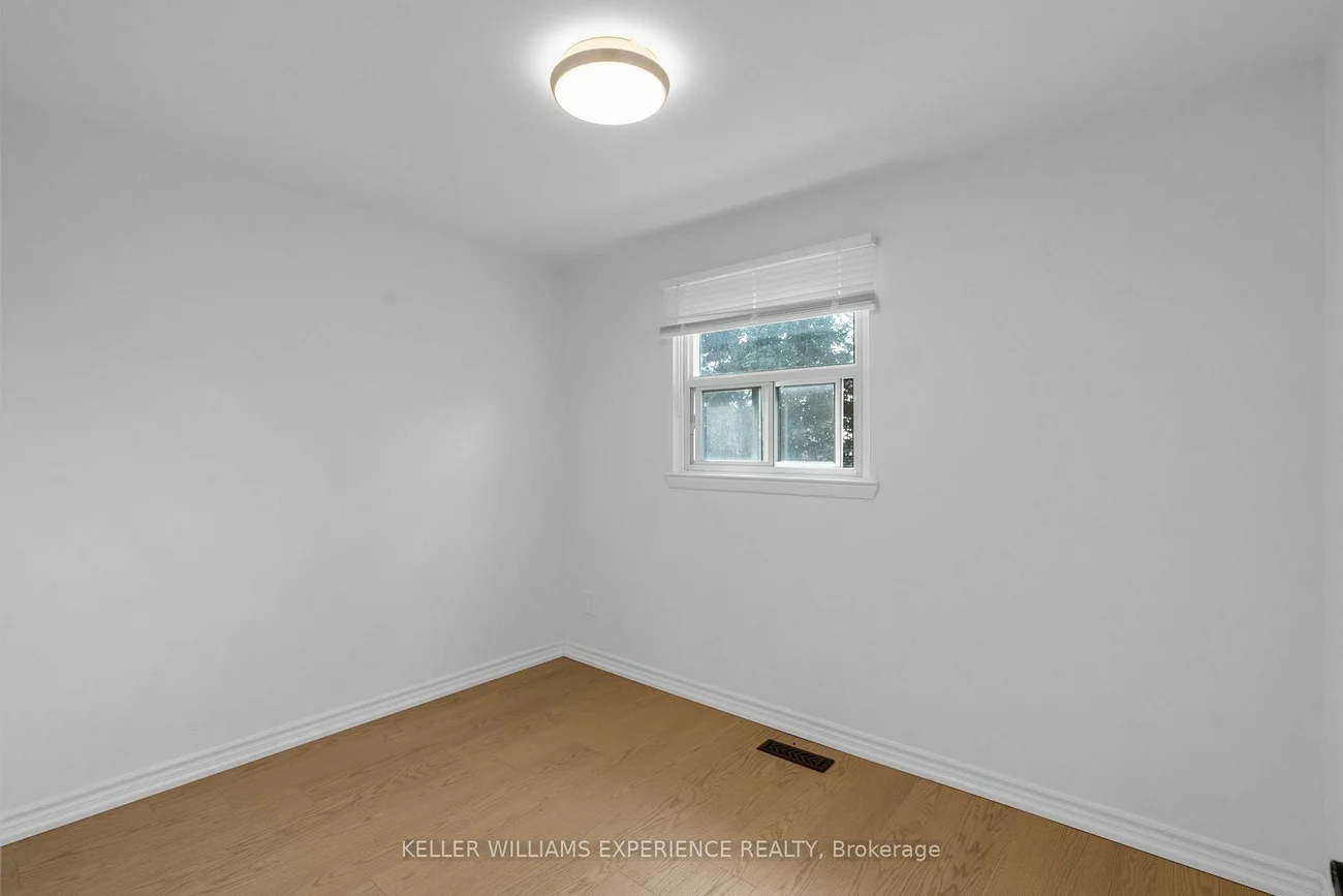 49, Daphne, Cundles East, Barrie