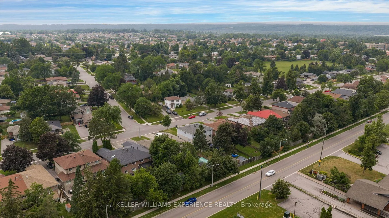 49, Daphne, Cundles East, Barrie